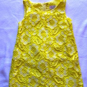1989 Place Yellow Eyelit Dress Girls Round Neck Sleeveless Zippered back
Sz 4T